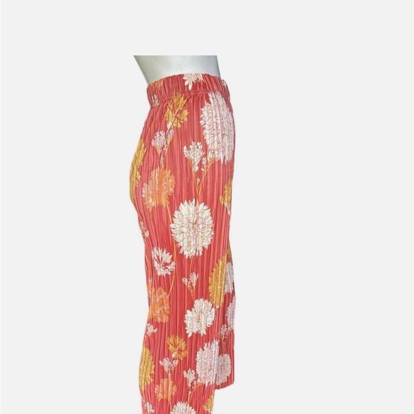 Urban Outfitters Orange & Yellow Pleated Floral Plisse Wide Leg Cropped Pants - Picture 4 of 7